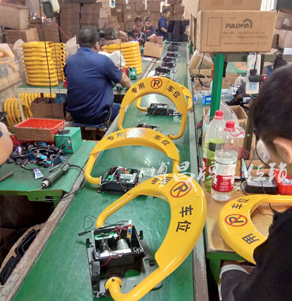 一個遙控器可以同時控制多個車位鎖嗎？