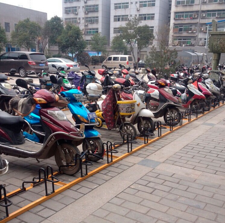 深圳廈門(mén)安裝博昌碳素鋼自行車停車架